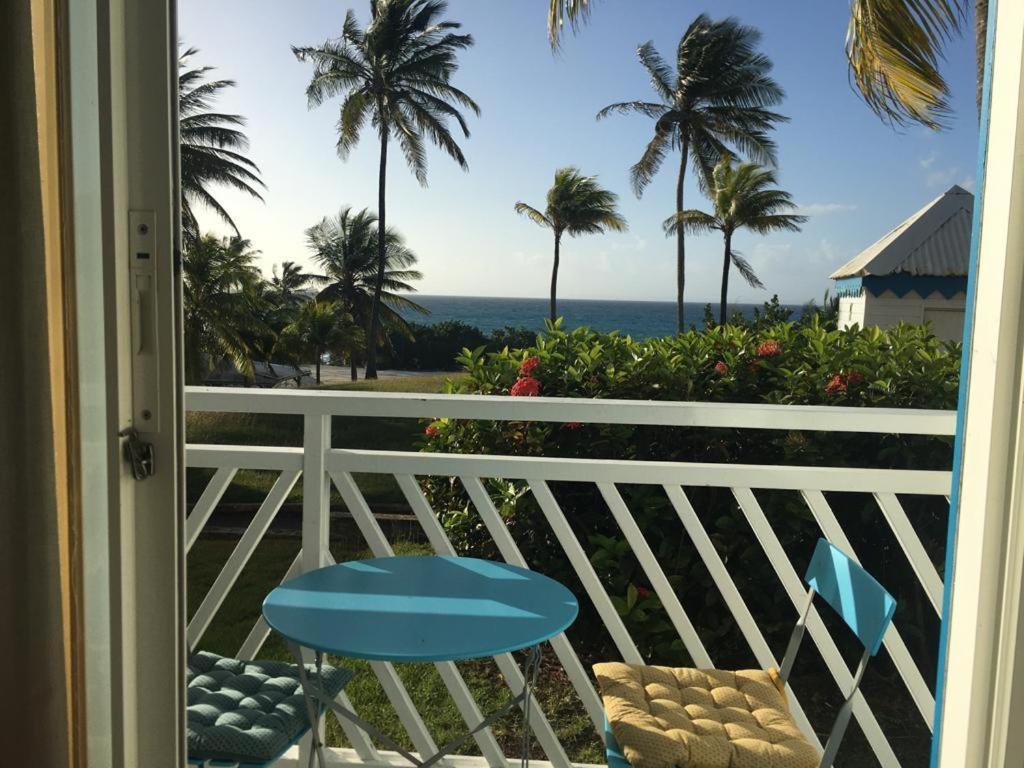Studio Vue Mer Piscine Plage Kaz Punch Manganao Chez Julie Saint-Francois  Exterior photo