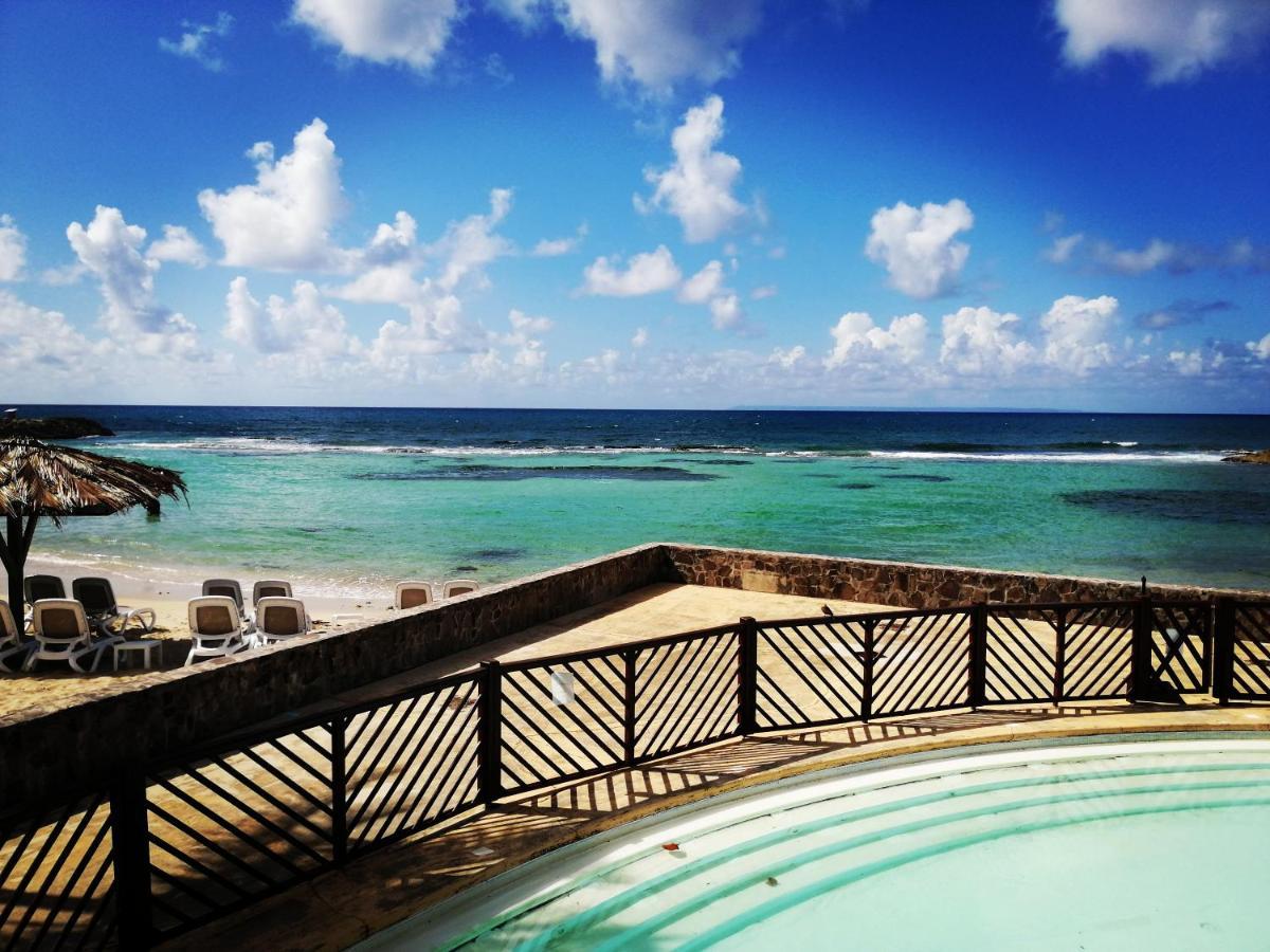 Studio Vue Mer Piscine Plage Kaz Punch Manganao Chez Julie Saint-Francois  Exterior photo